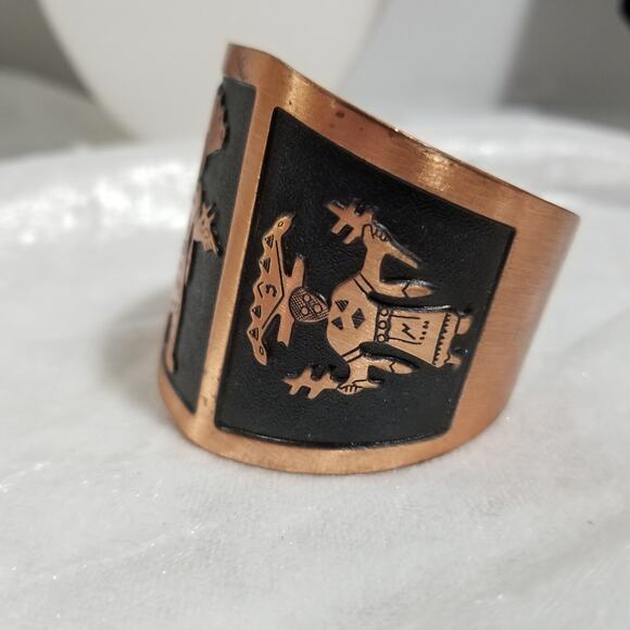Vintage copper Kachina dancer cuff bracelet 1.1422 - Picture 4 of 13